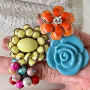 Set of 4 costume jewelry key rings! Enameled and acrylic and beaded adjustable!!